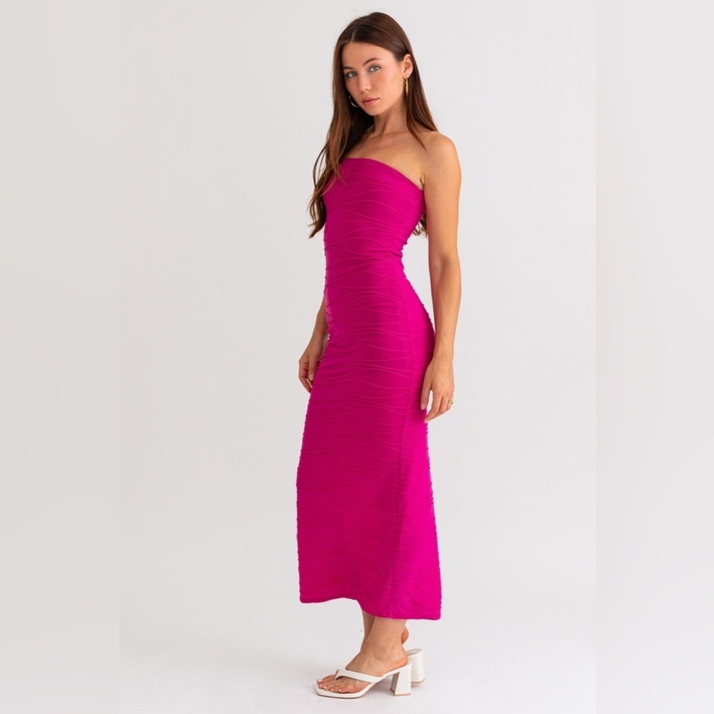 Le Lis Cora Dress Vibrant Pink Strapless Dress